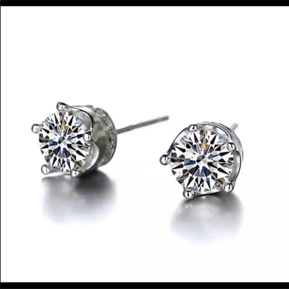 - Brand new crown diamond Cz stud earrings - Picture 2 of 3